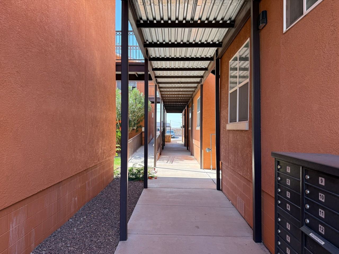 Diana Drive Apartments - Photo 5 of 7