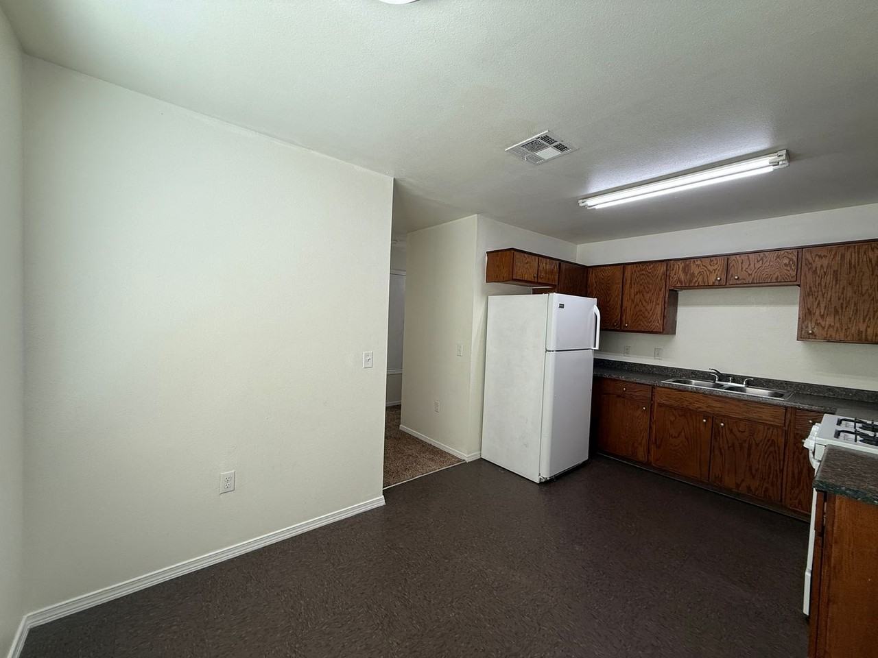 Diana Drive Apartments - Photo 2 of 28