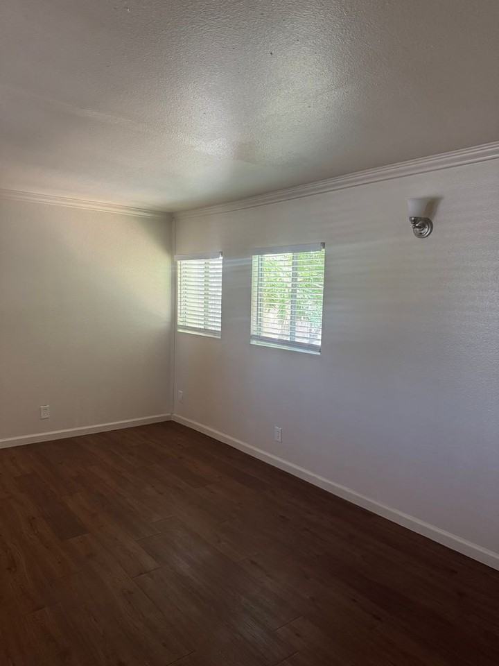 2539 Lanning Ave - Photo 2 of 13