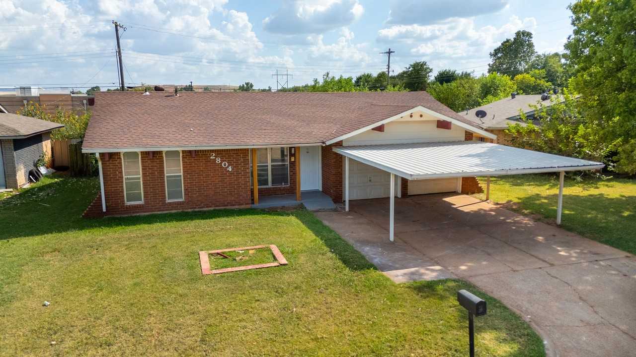 2804 Se 47th St - Photo 4 of 25