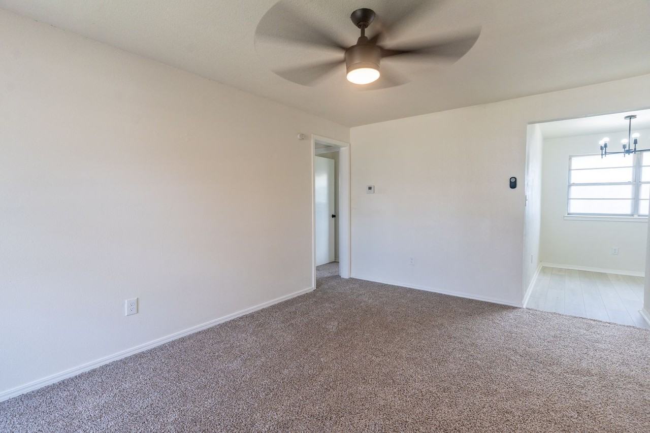 2804 Se 47th St - Photo 7 of 25