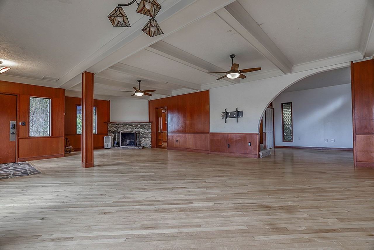 8790 Nw Springville Ct - Photo 3 of 50