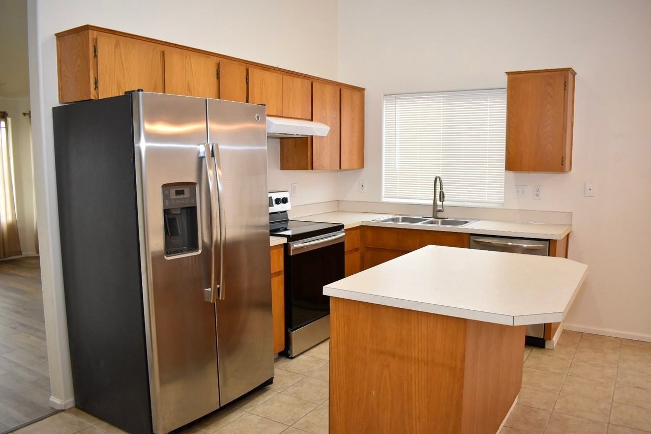 13102 Ne 76th Way - Photo 5 of 27