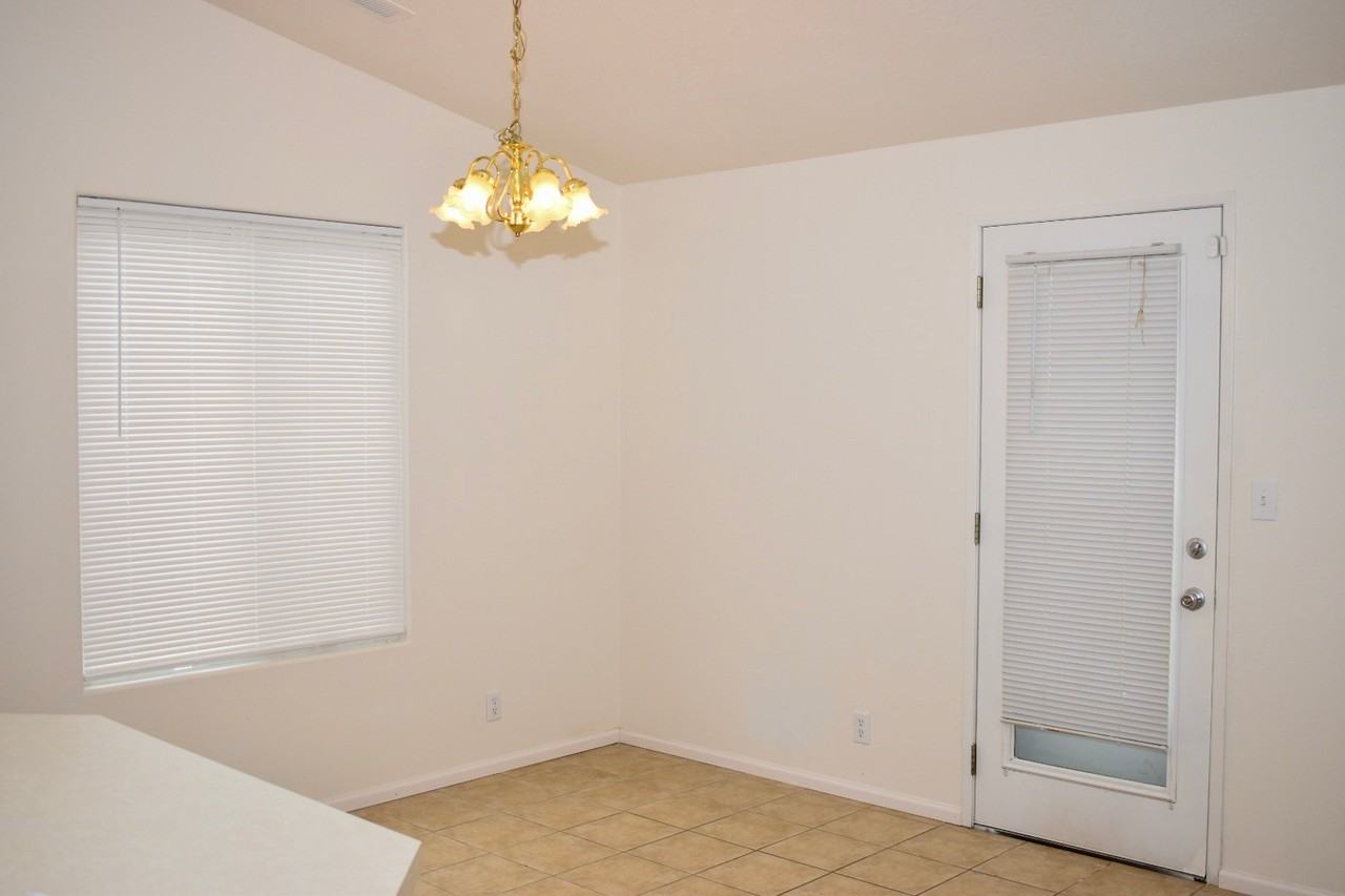 13102 Ne 76th Way - Photo 7 of 27