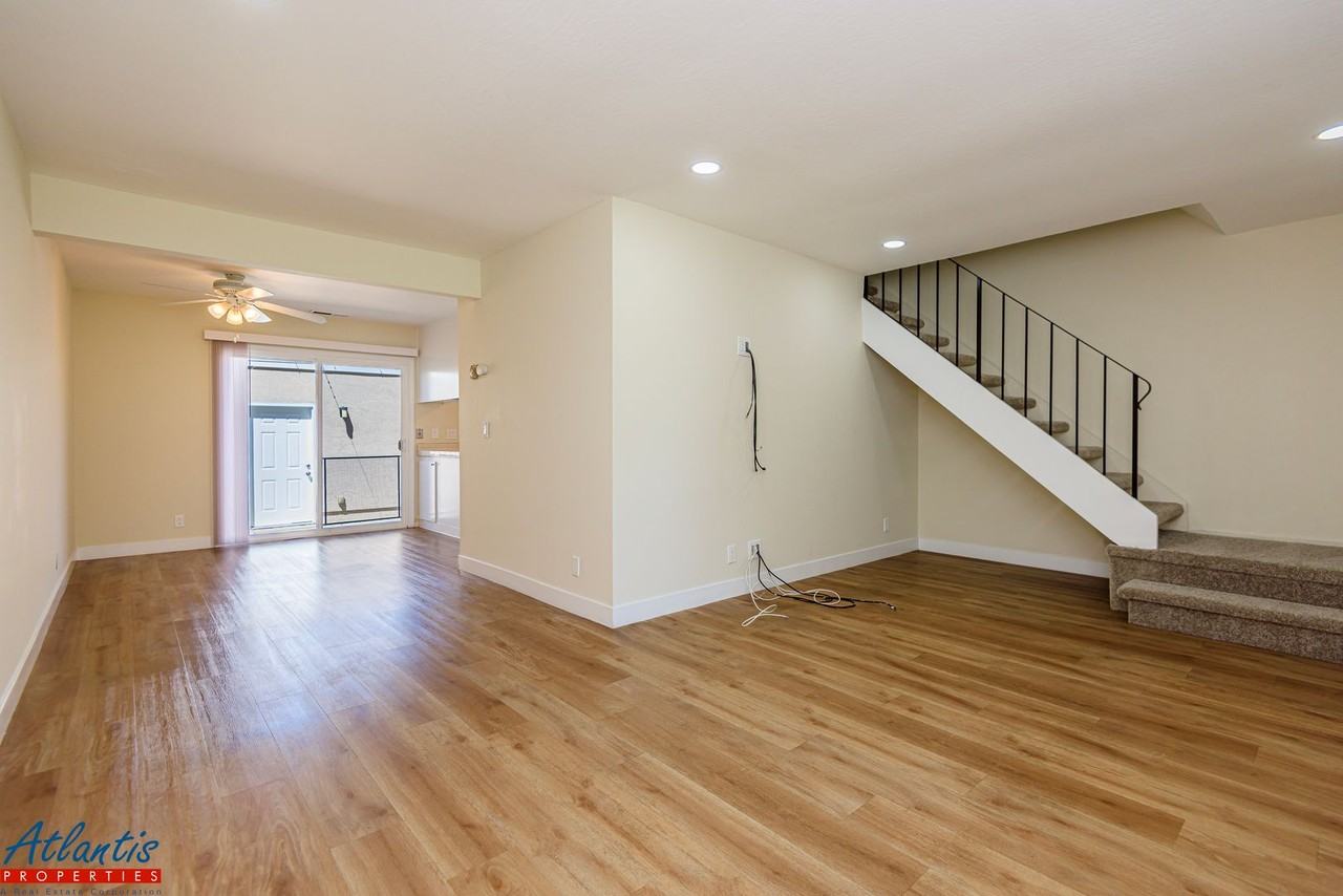 3133 Creekside Dr - Photo 3 of 18