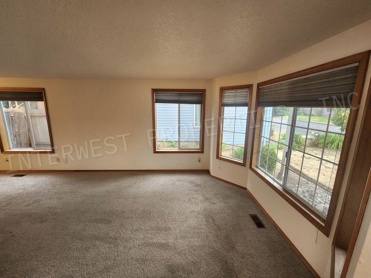 5887 Nw 213th Pl - Photo 3 of 37