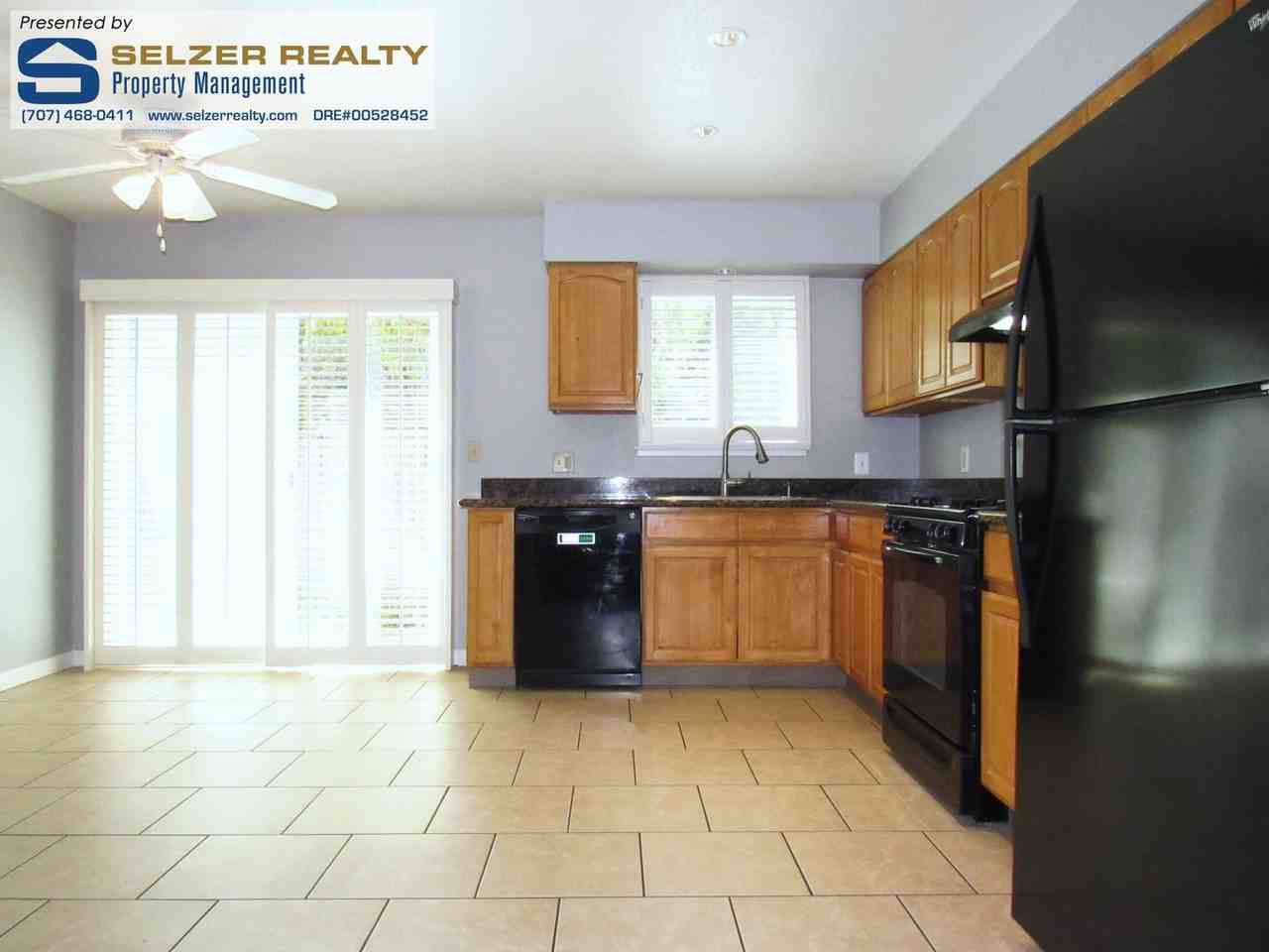 204 Main Cir - Photo 4 of 13