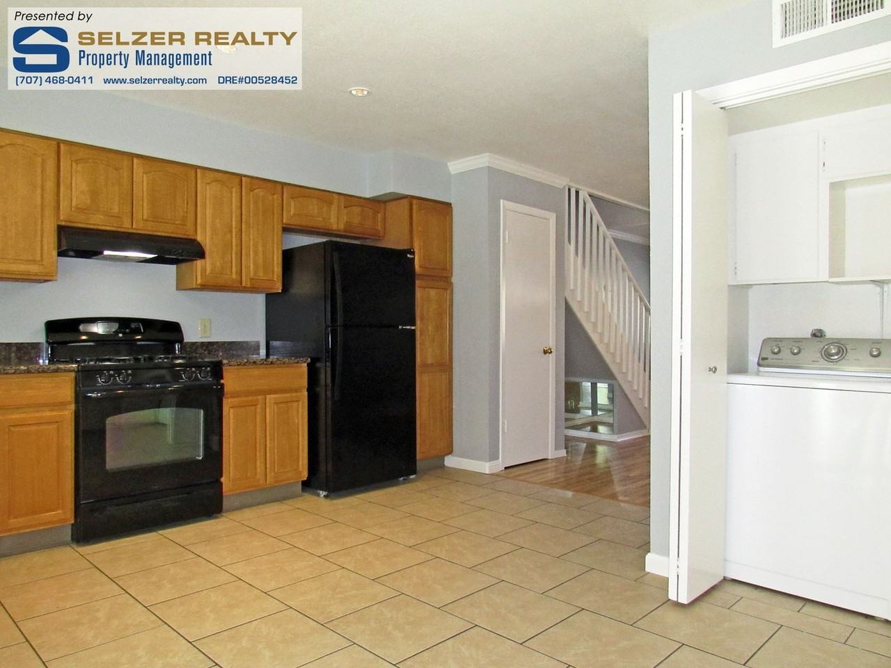 204 Main Cir - Photo 6 of 13