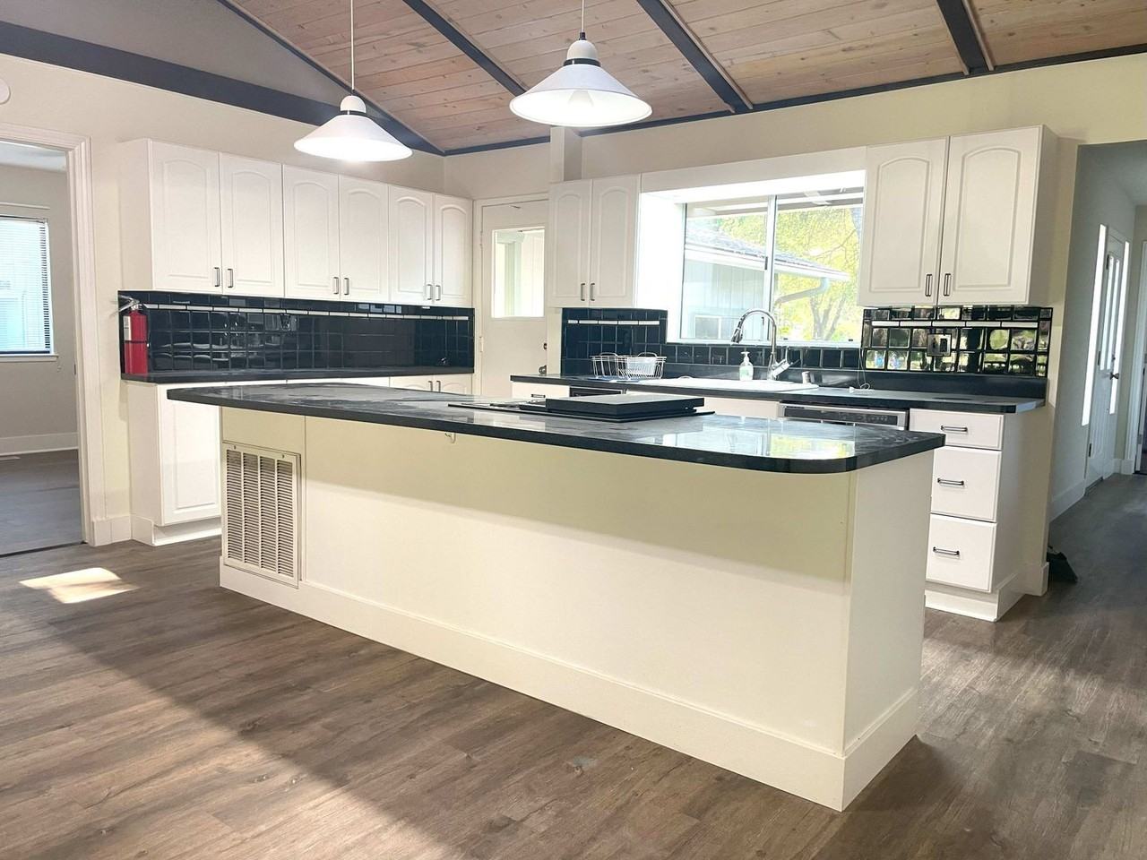 11619 Redwing Ct - Photo 4 of 26