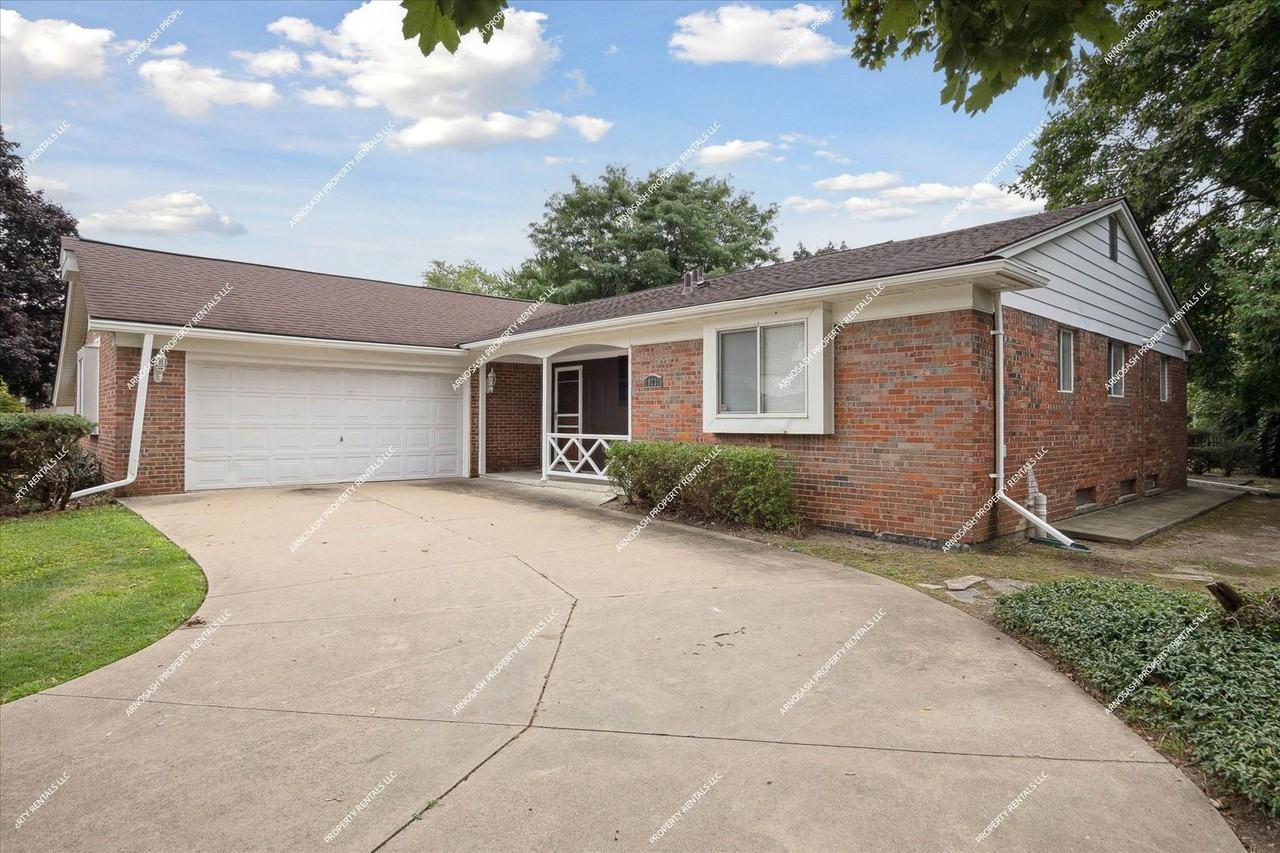 18231 Ramsgate Dr - Photo 3 of 36