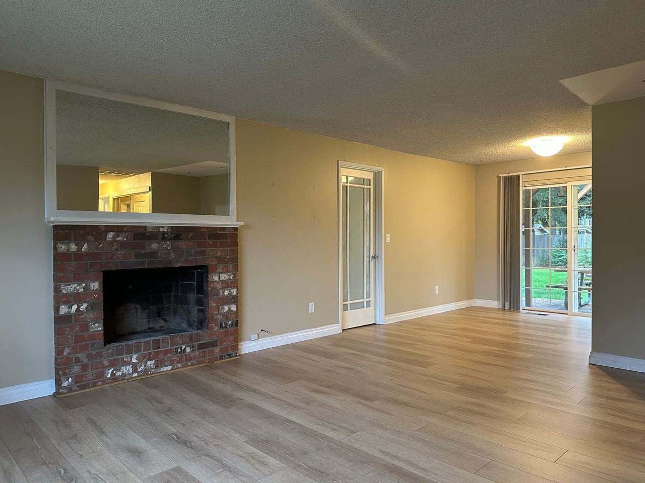 4601 Ne 23rd St - Photo 3 of 14