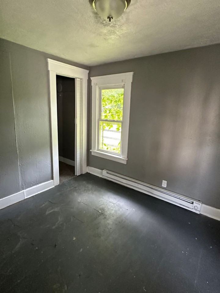 6726 Hosmer Ave - Photo 2 of 12