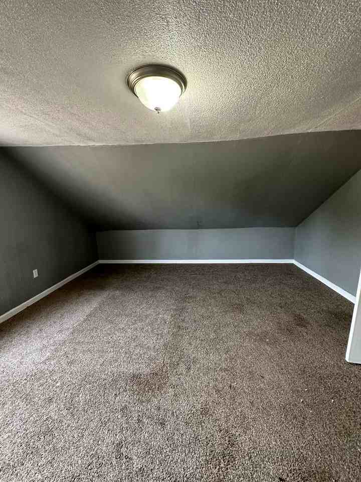 6726 Hosmer Ave - Photo 3 of 12