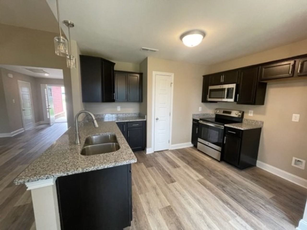 1228 Cardinal Creek Dr - Photo 3 of 12