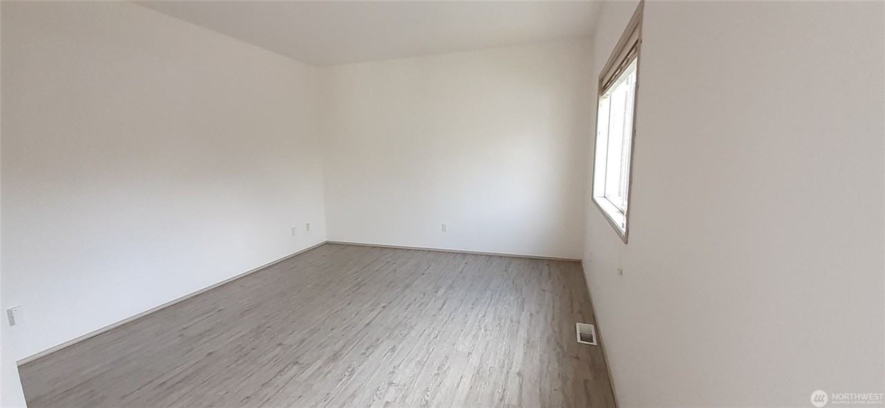 5501 Wilson Avenue South - Photo 7 of 12