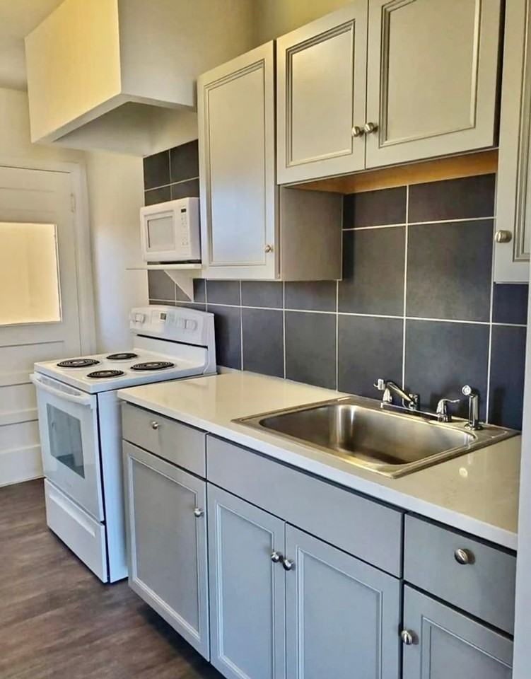 710 15th Avenue Court