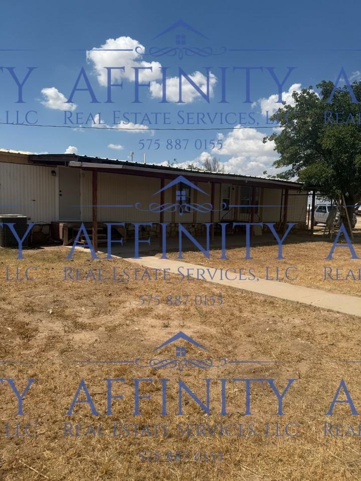 328 East Derrick Road - Photo 2 of 15