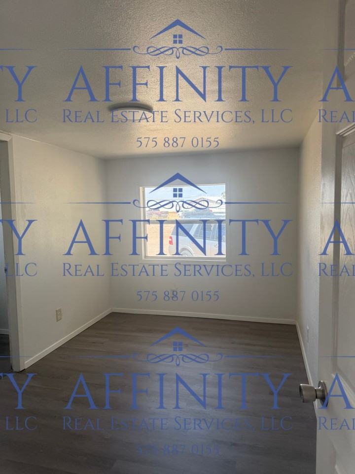 328 East Derrick Road - Photo 5 of 15