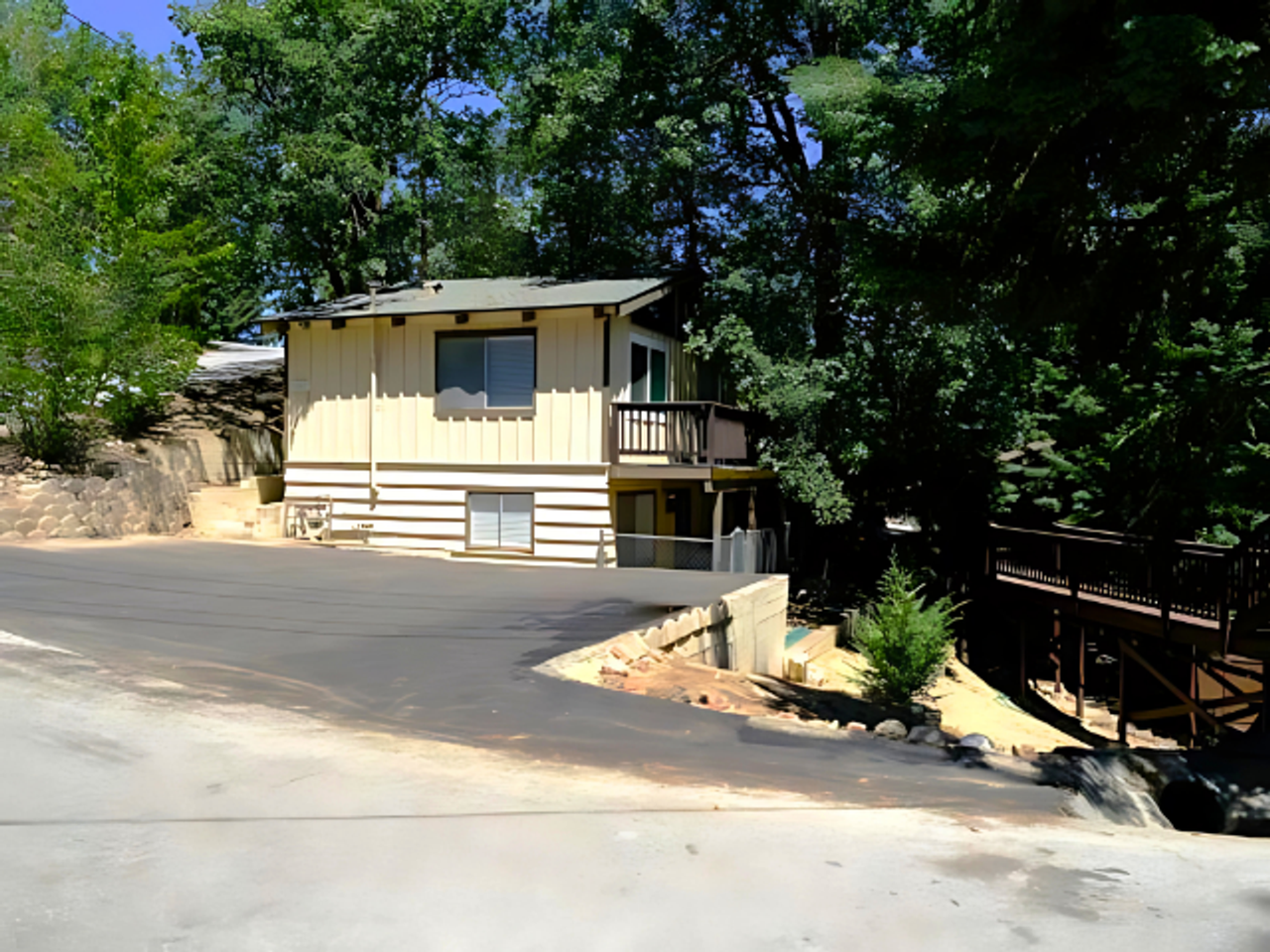 2367 Deep Creek Dr - Photo 2 of 12