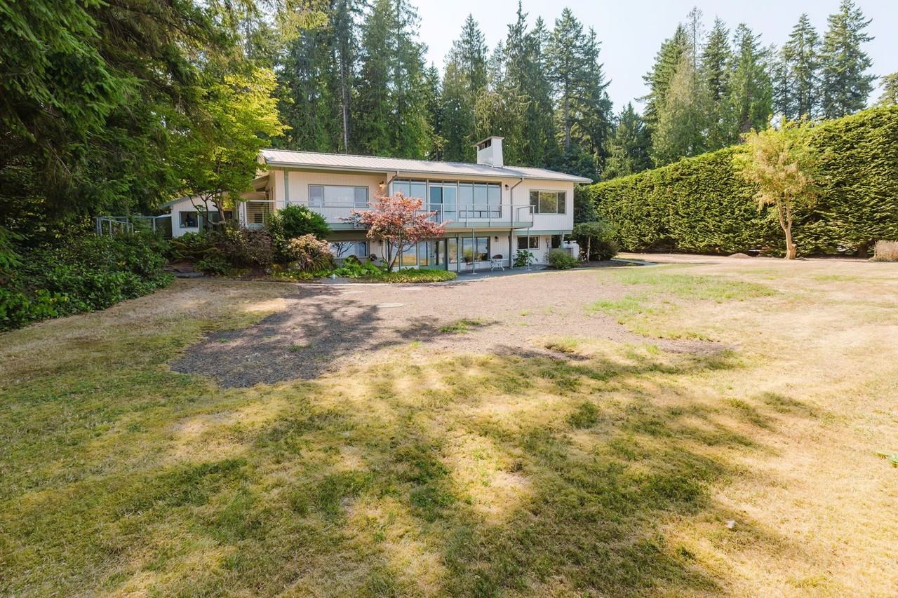 15550 Broom St Ne - Photo 3 of 50