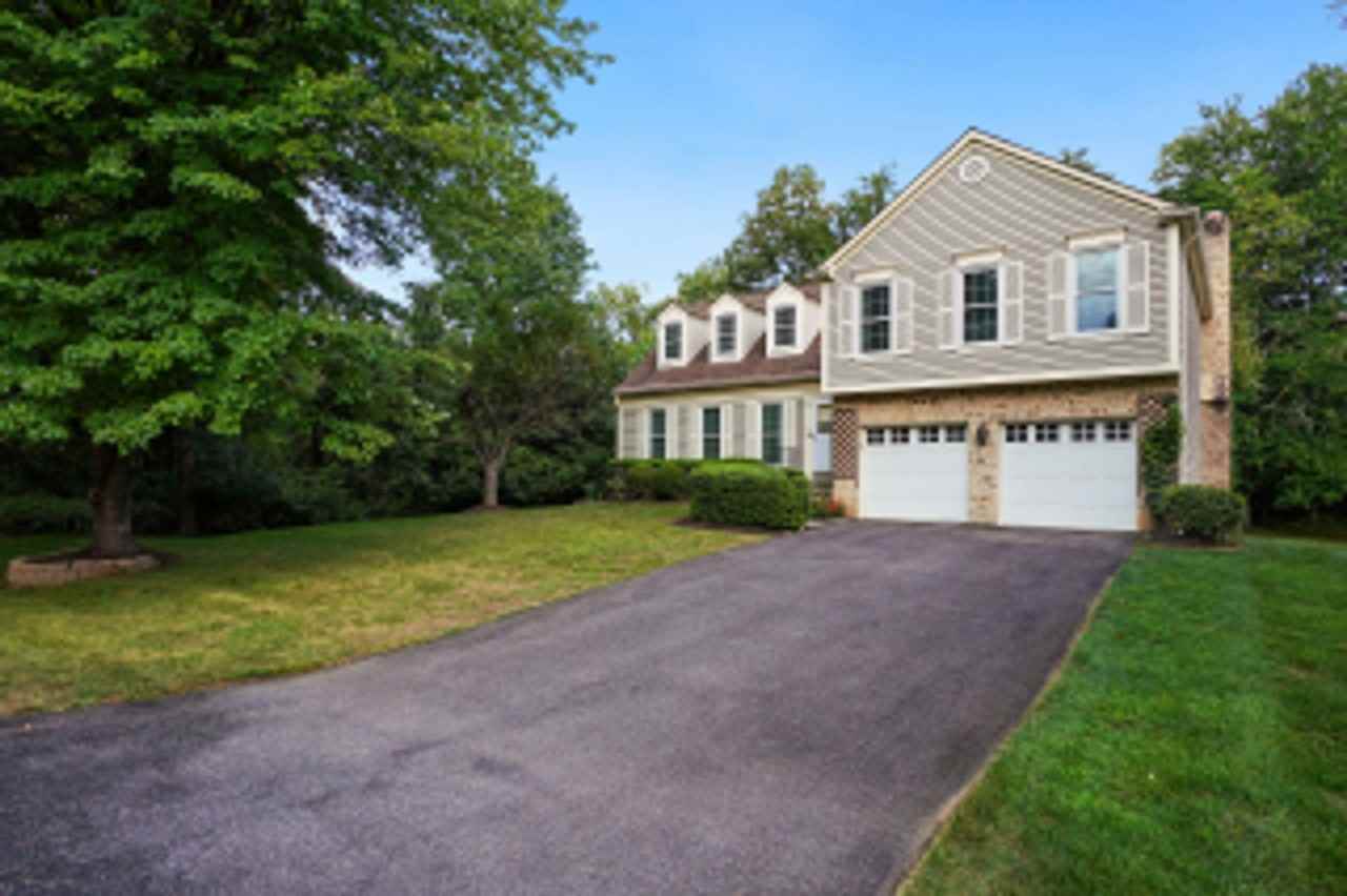 18529 Heritage Hills Dr - Photo 2 of 50