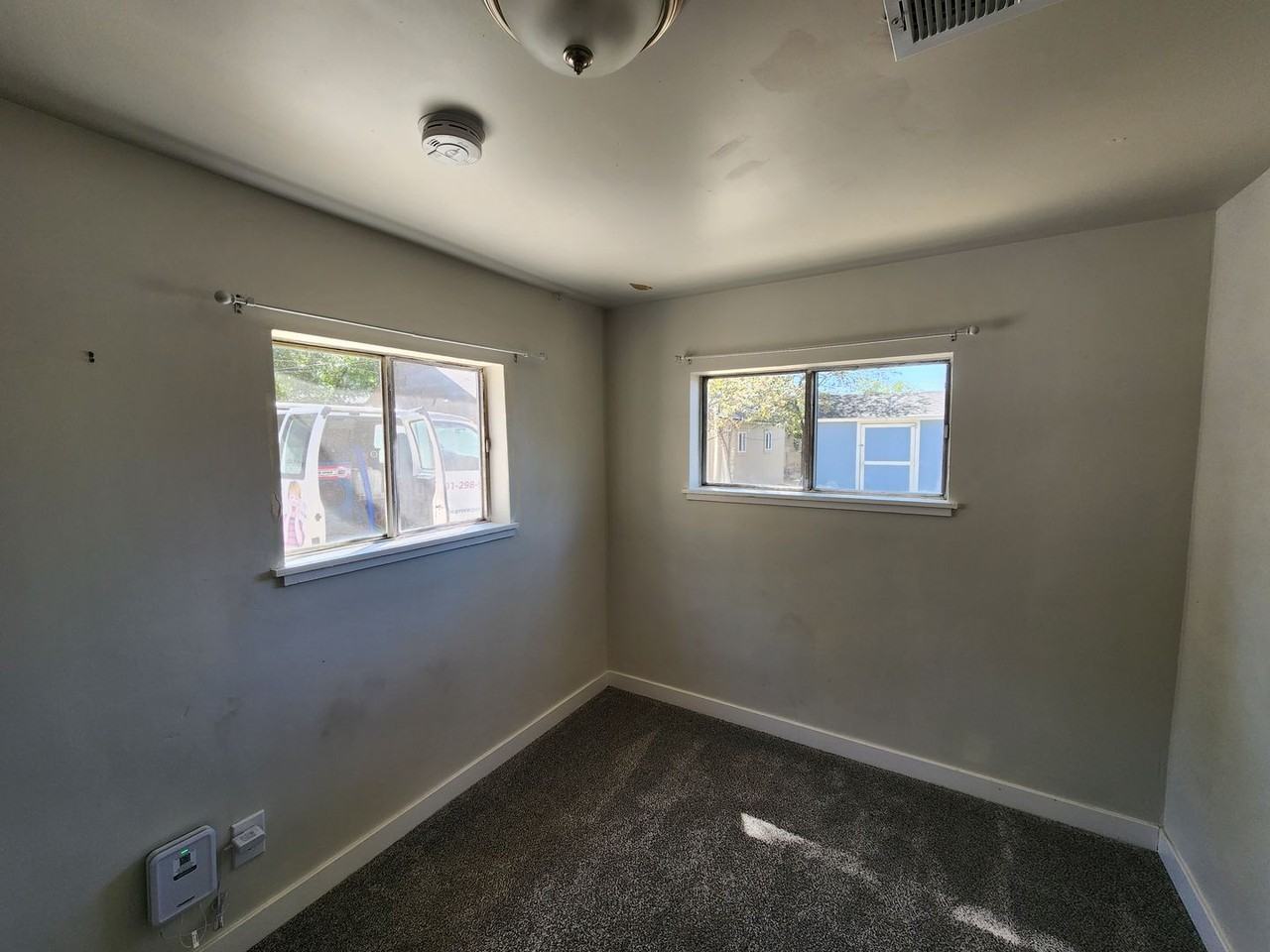 1651 W Shelley Ave - Photo 5 of 16