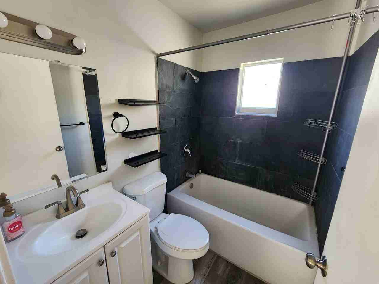 1651 W Shelley Ave - Photo 6 of 16