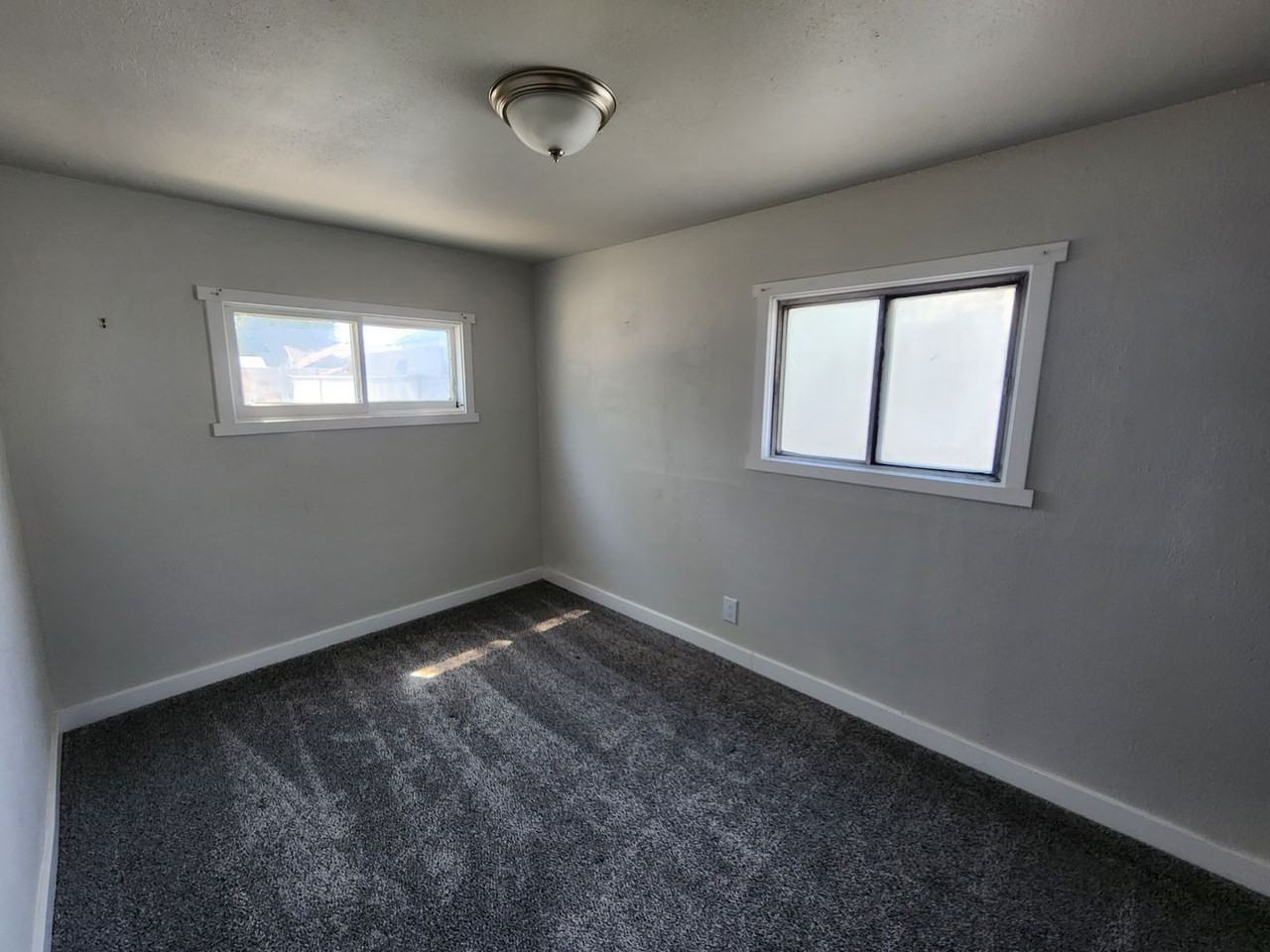 1651 W Shelley Ave - Photo 7 of 16