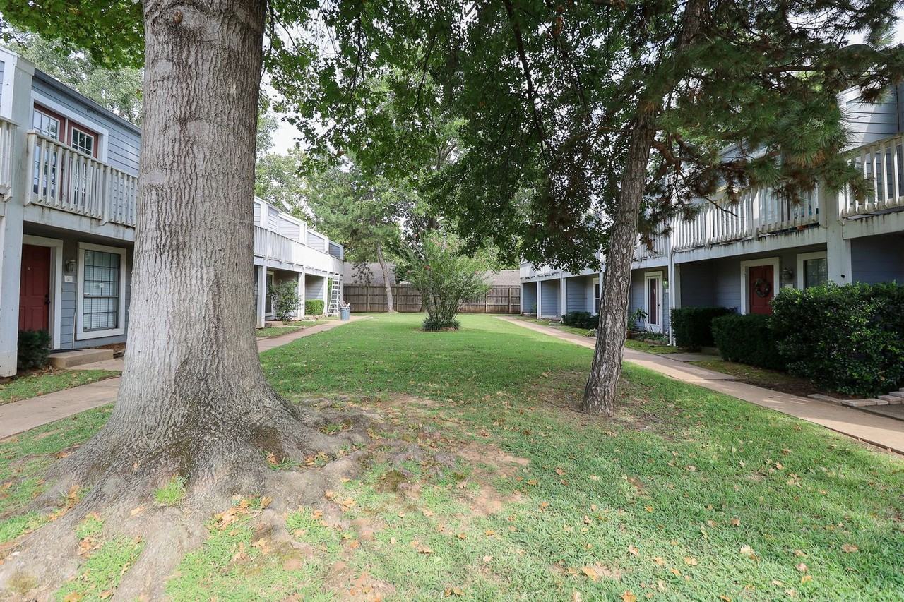 1037 East 57th Place #4