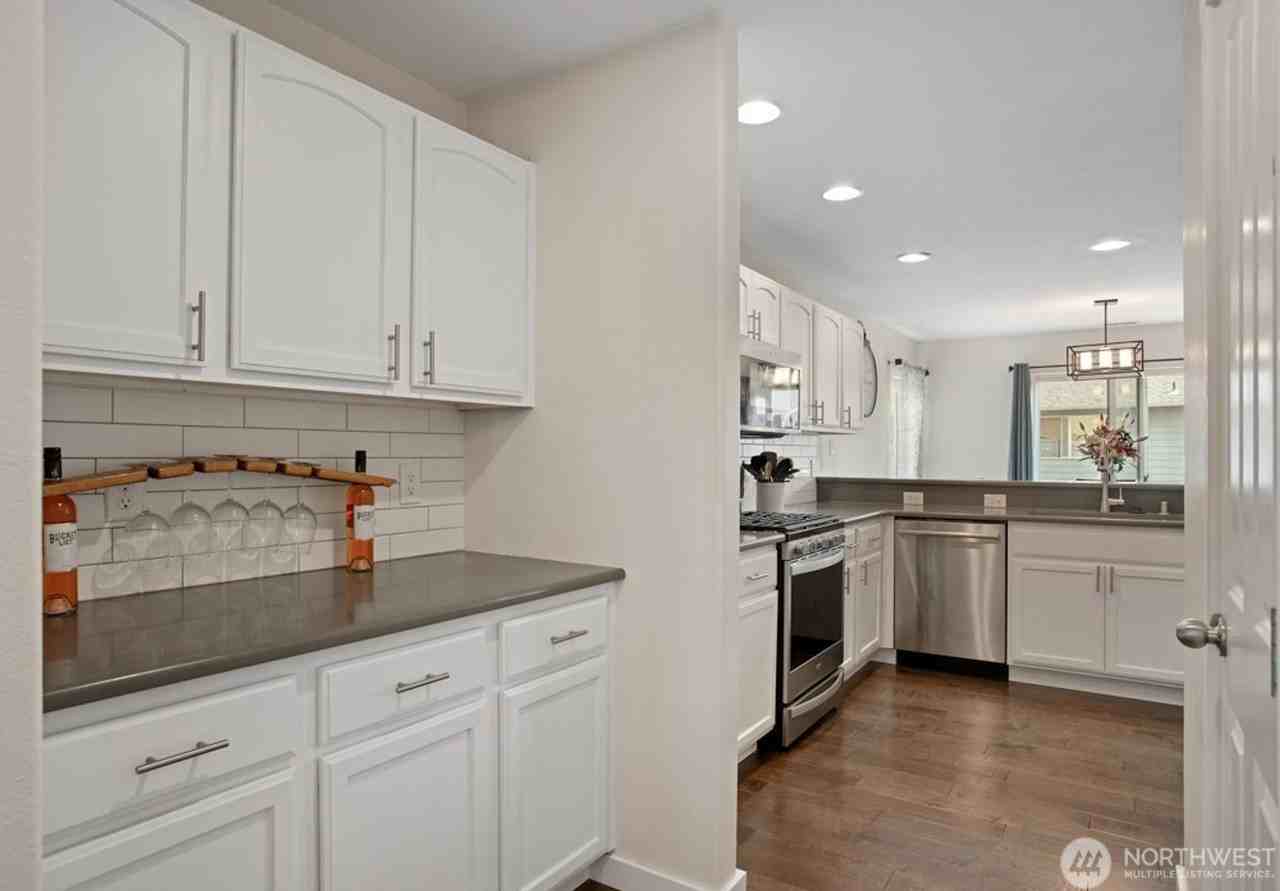 11727 58th Avenue Southeast - Photo 5 of 27