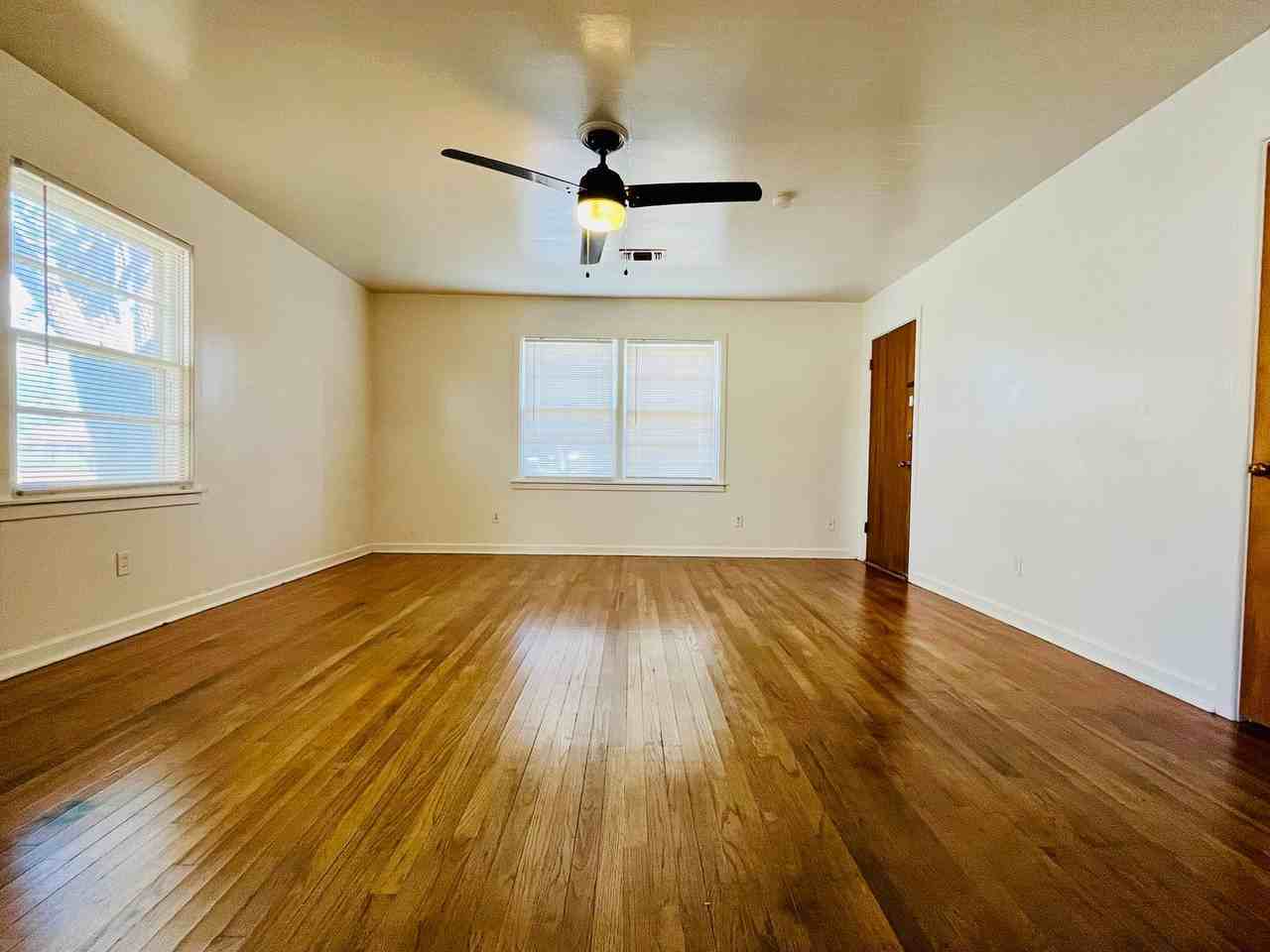 3113 33rd St - Photo 2 of 7