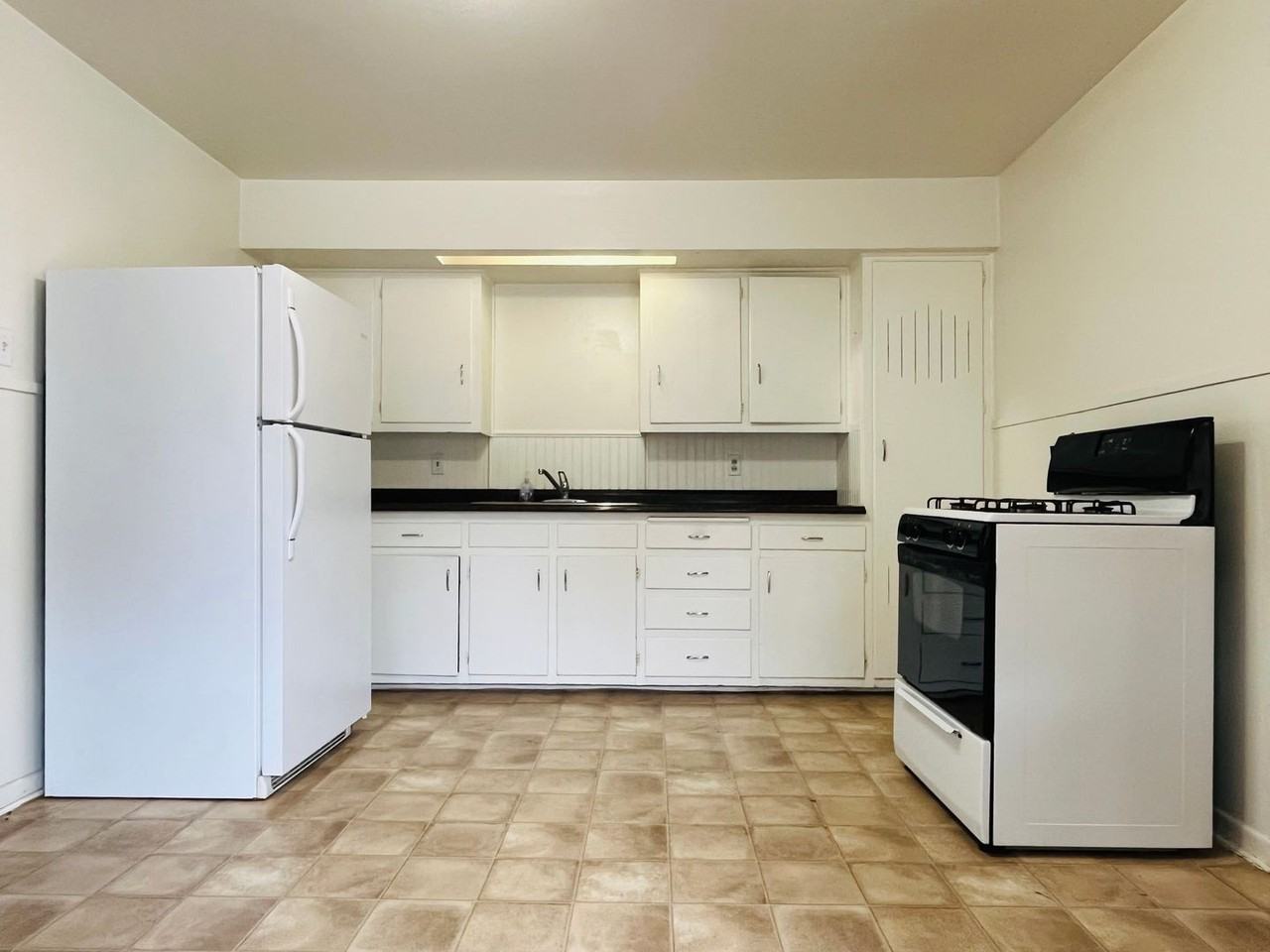 3113 33rd St - Photo 3 of 7