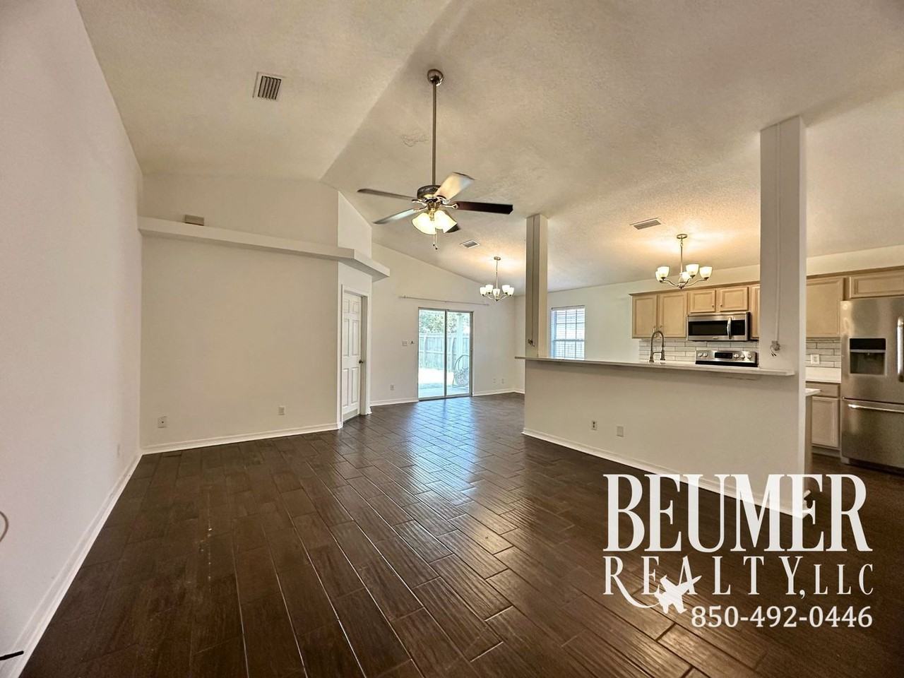 628 Reservation Ave - Photo 4 of 29
