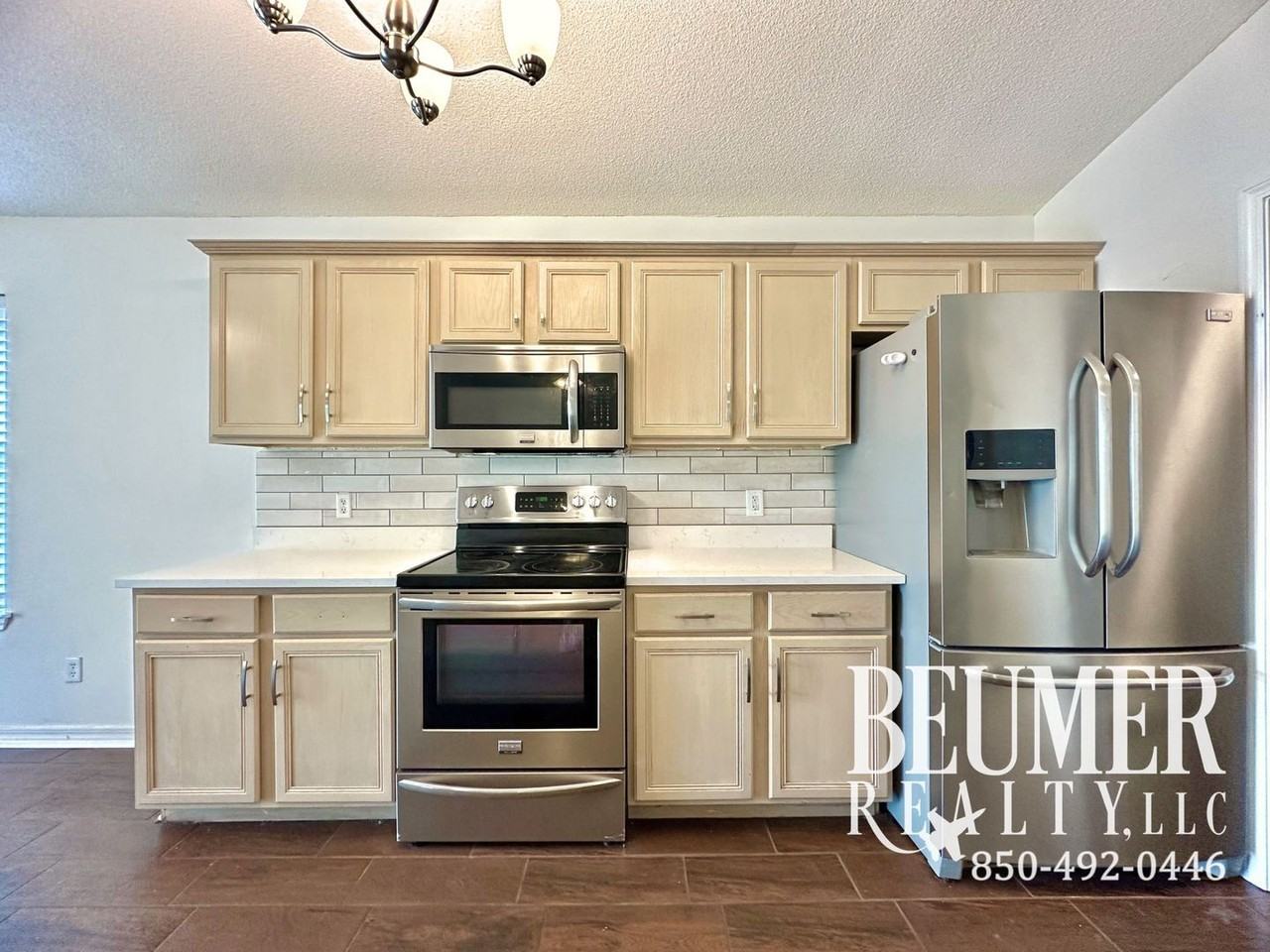 628 Reservation Ave - Photo 6 of 29