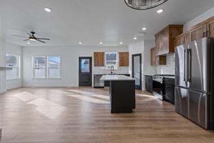 686 S Cutler Ave - Photo 1 of 1