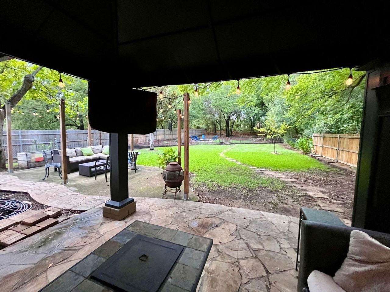 8309 Odell St - Photo 4 of 36
