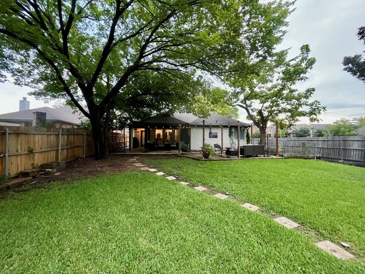 8309 Odell St - Photo 5 of 36