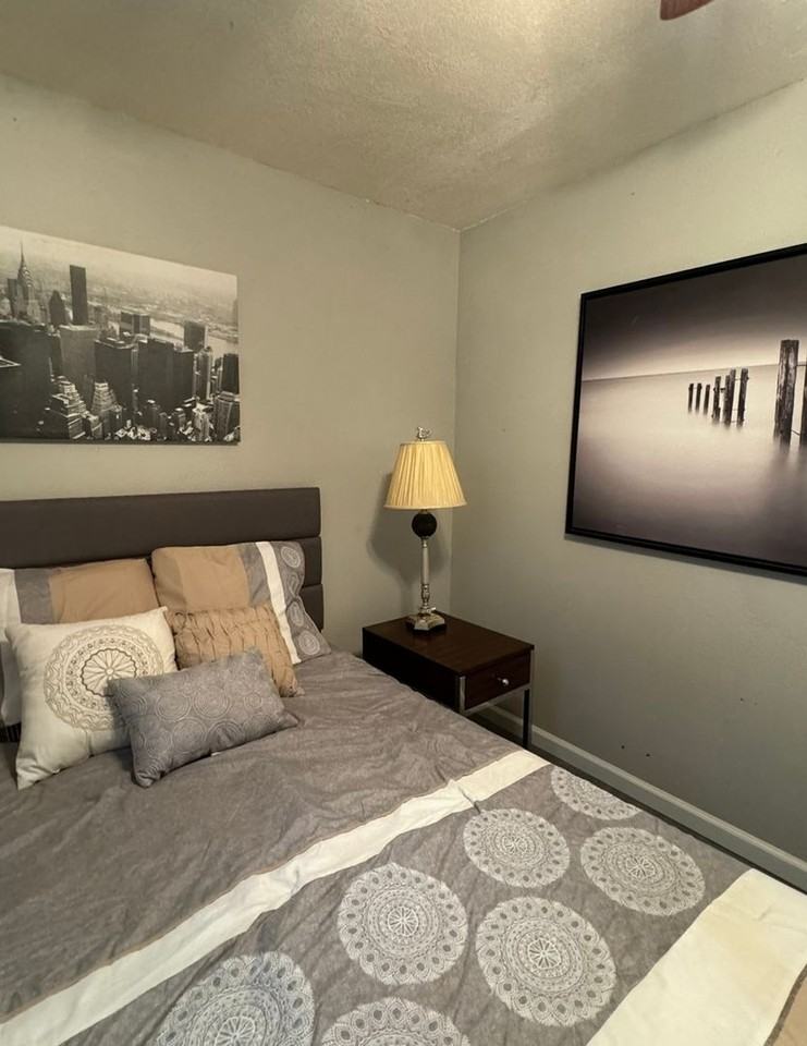 1521 Emma St - Photo 6 of 11