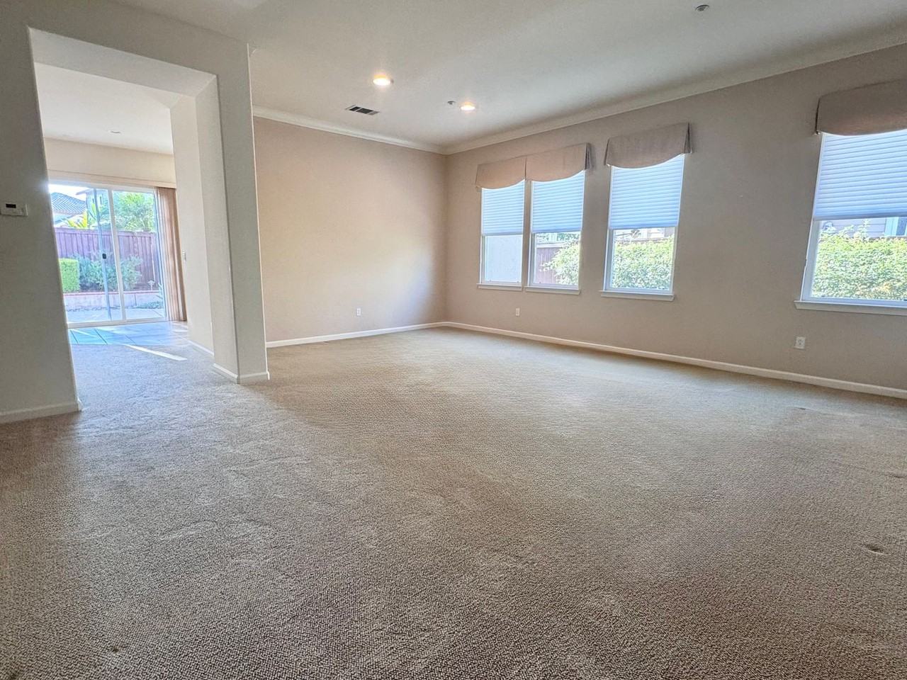443 Collis St - Photo 2 of 23