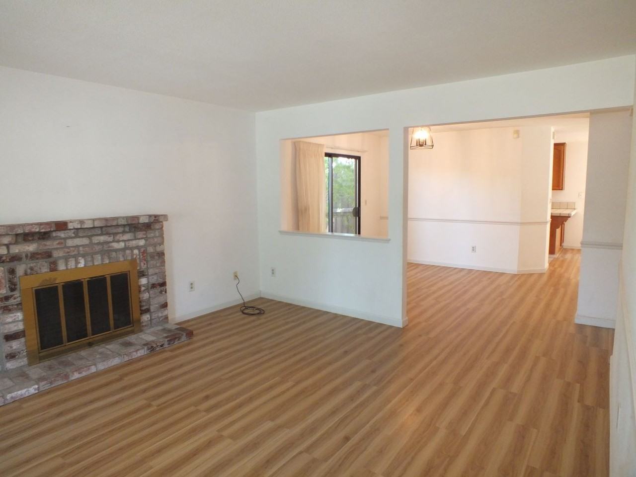 109 Cheryl Ct - Photo 2 of 16