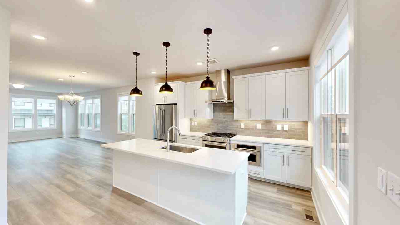 7017 Louie Ln - Photo 6 of 39