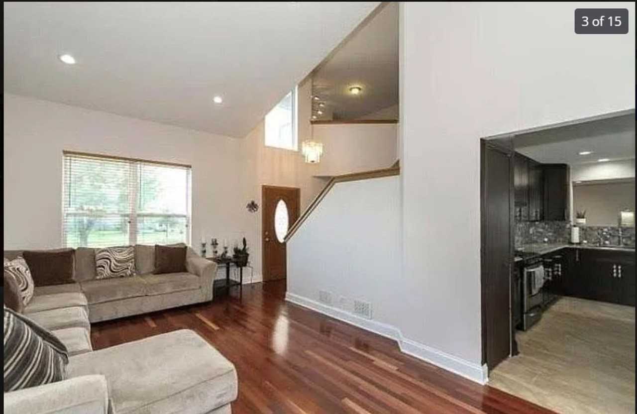 10412 Casselberry N - Photo 3 of 15