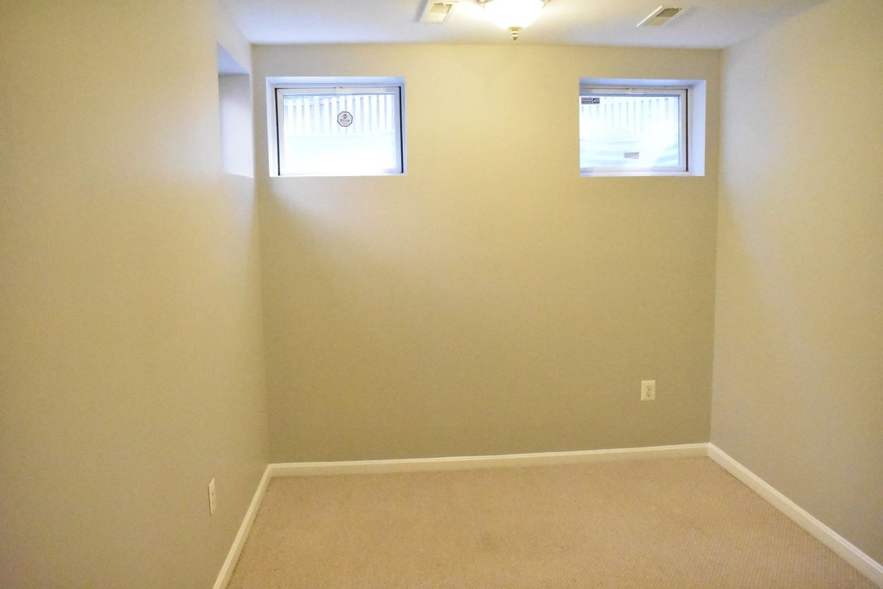 711 Galway Ln - Photo 7 of 48
