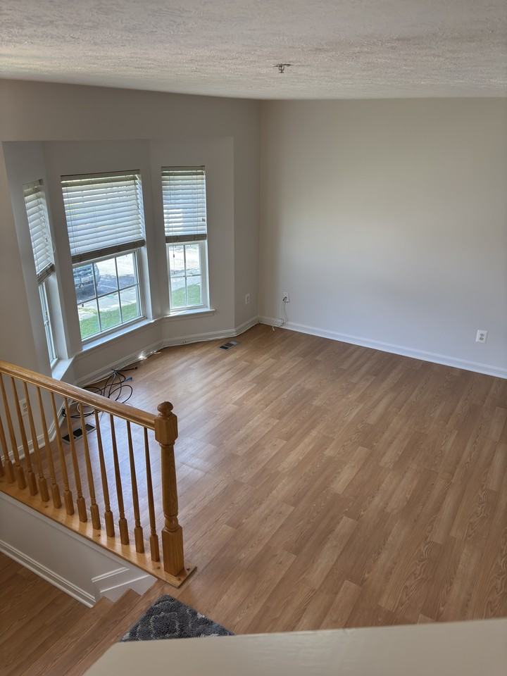 526 Harbour Ct - Photo 5 of 50