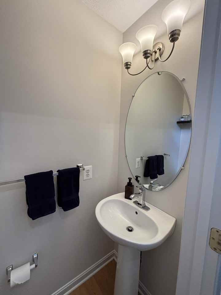 526 Harbour Ct - Photo 7 of 50