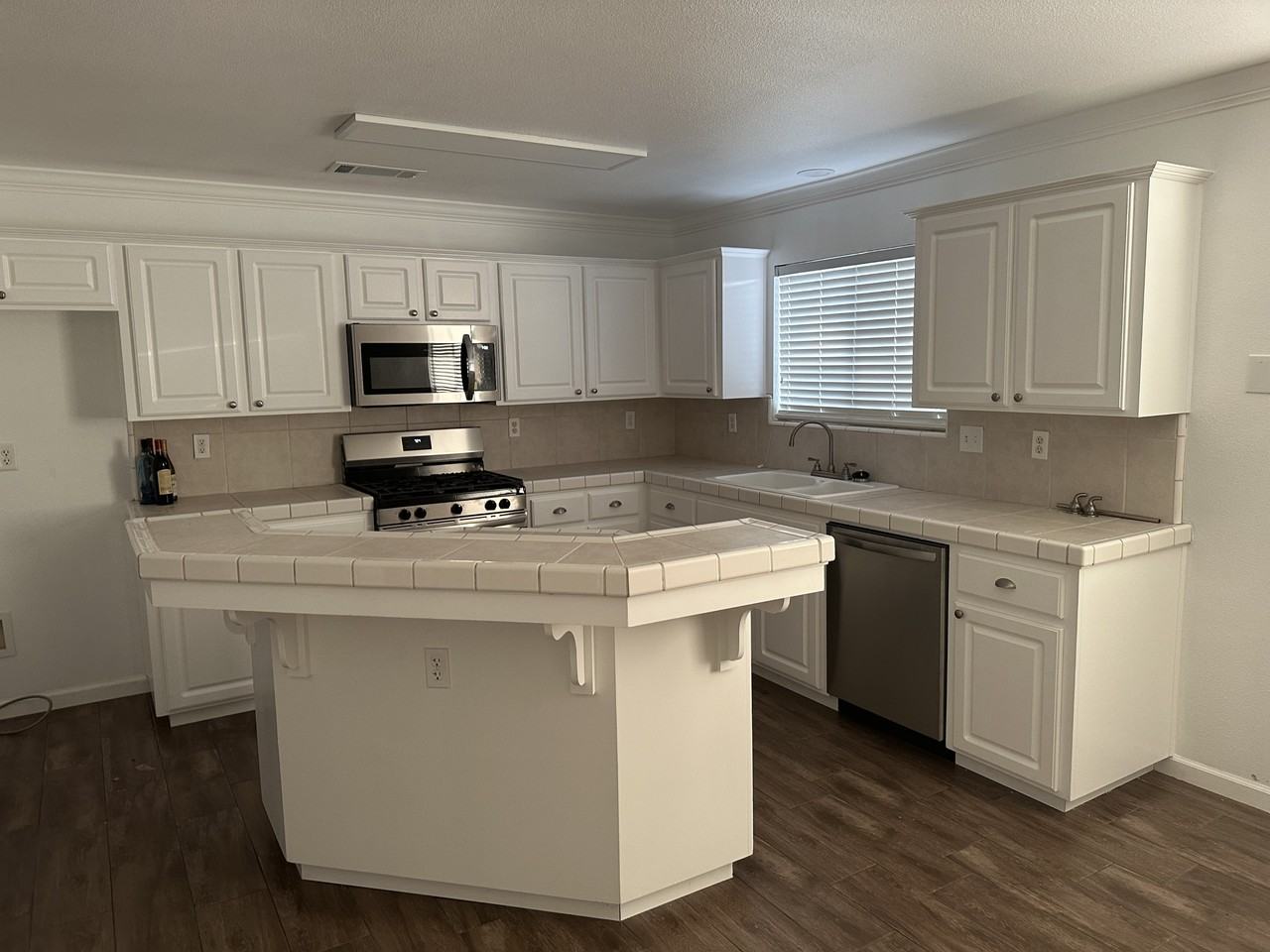 2154 Berryhill Ave #NA - Photo 6 of 11