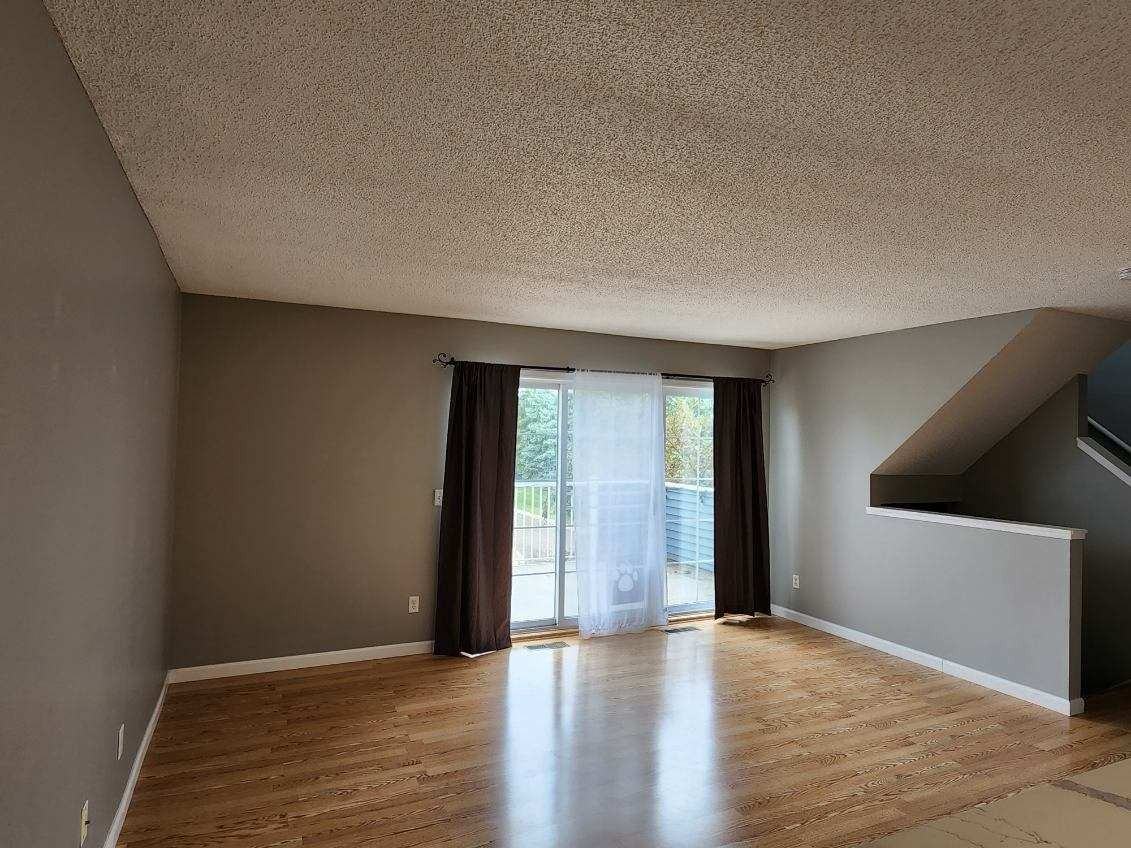 2523 E 117th St #19 - Photo 2 of 10