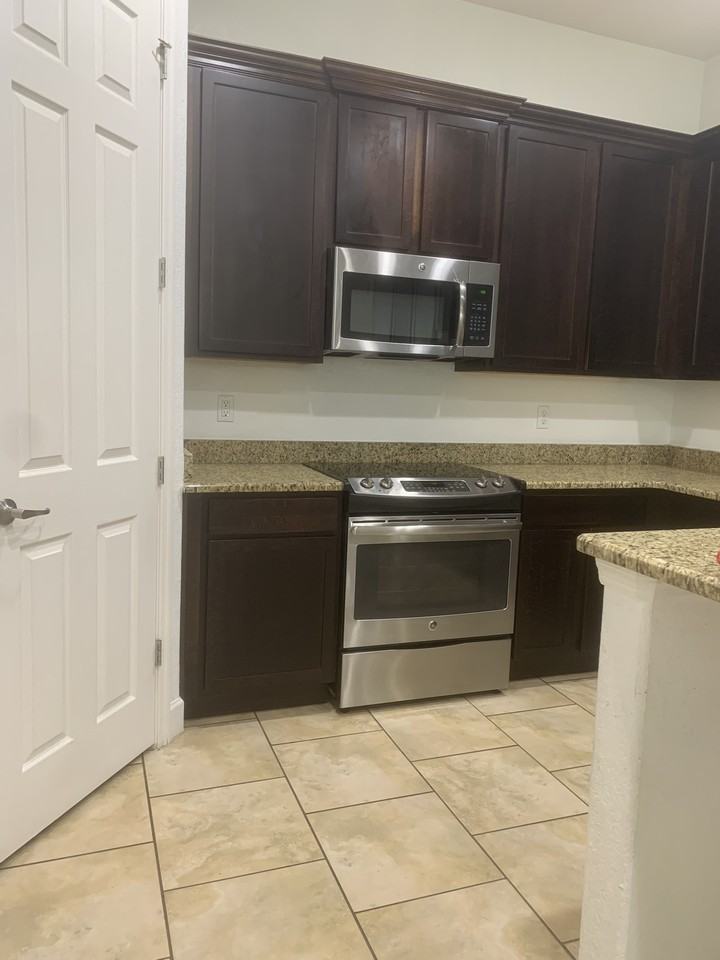 2812 Plymouth Pl #NA - Photo 3 of 23