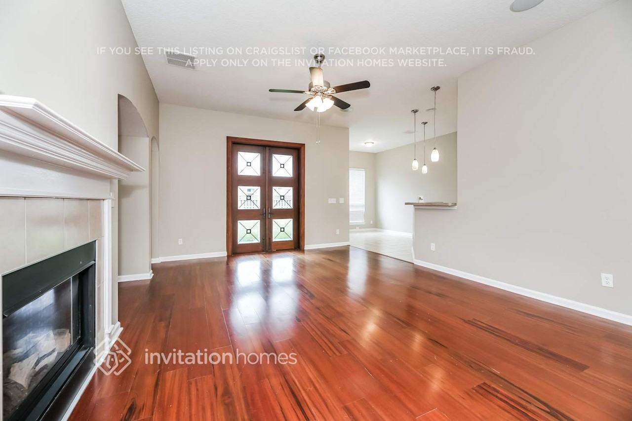 2309 Bluegill Ct - Photo 4 of 17