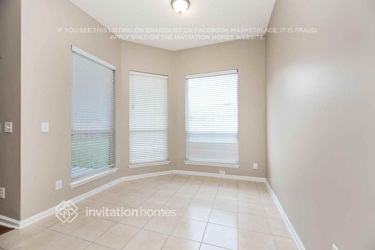 2309 Bluegill Ct - Photo 5 of 17